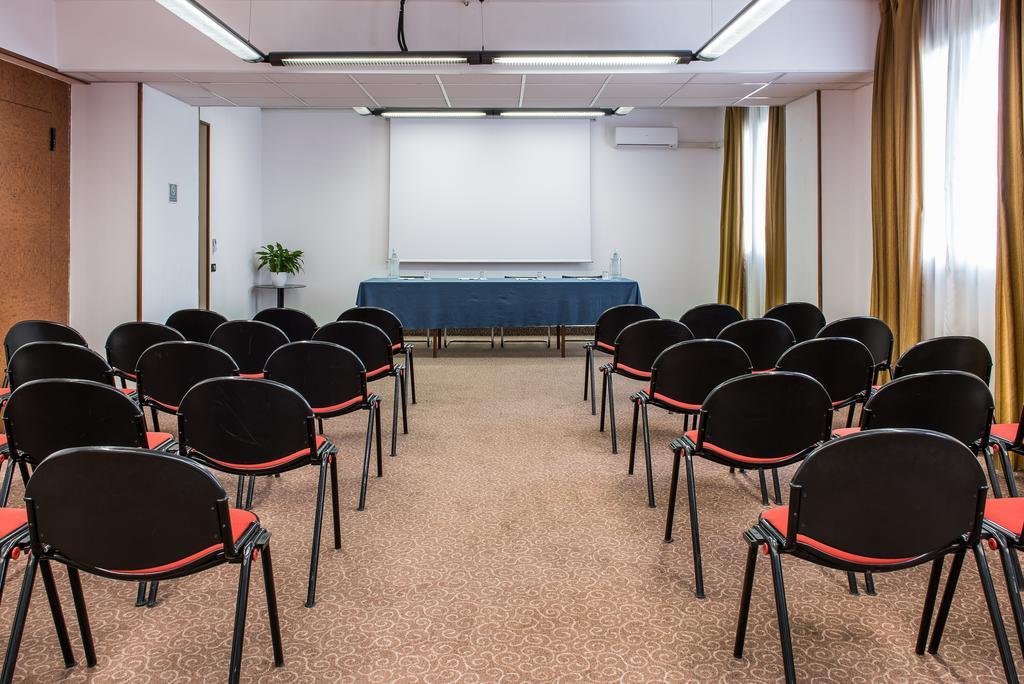 Idea Hotel Piacenza Exterior photo