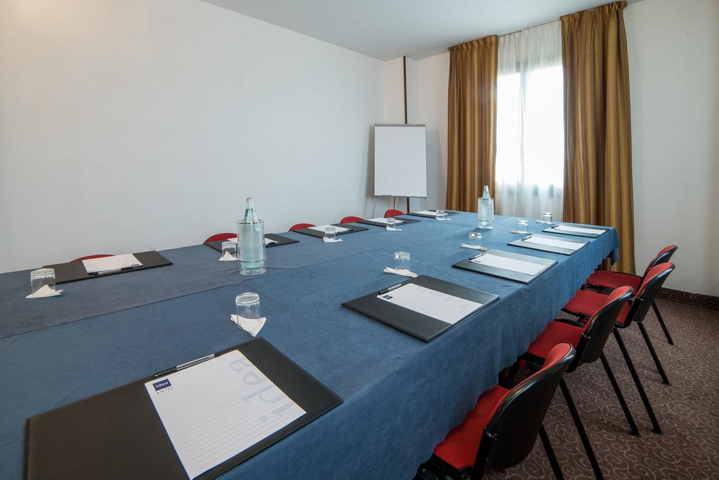 Idea Hotel Piacenza Exterior photo