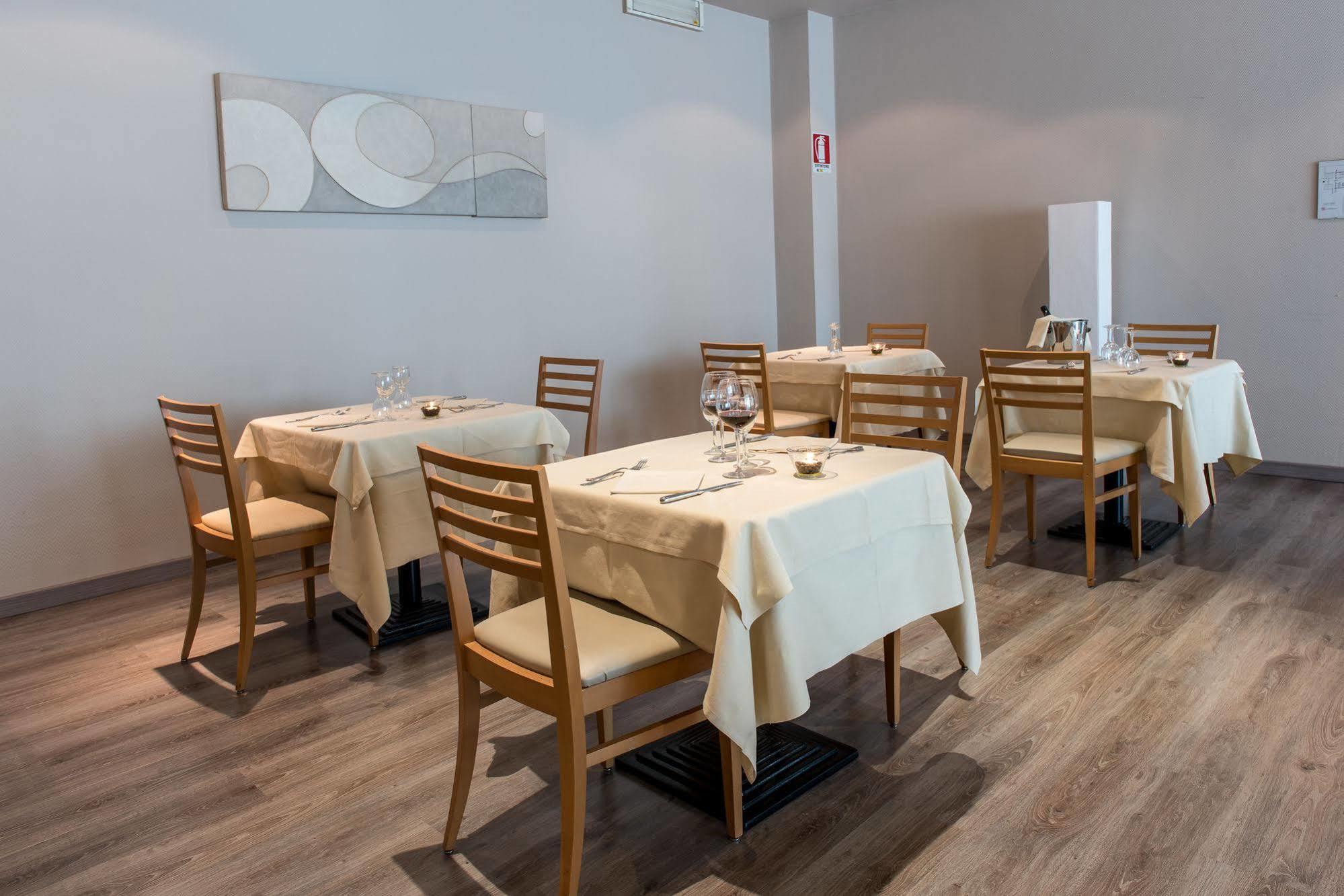 Idea Hotel Piacenza Exterior photo